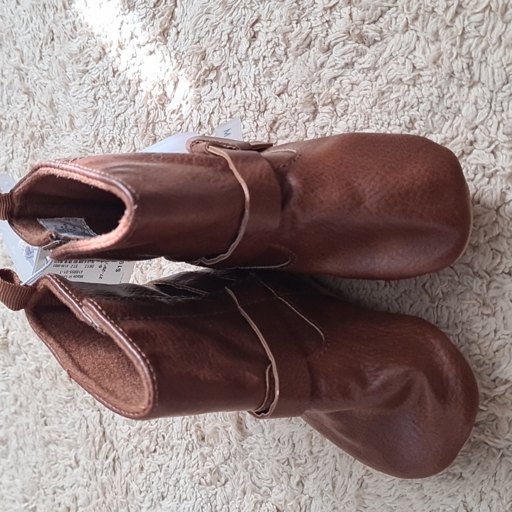 Baby boots from Old Navy, size 6-12M, brown